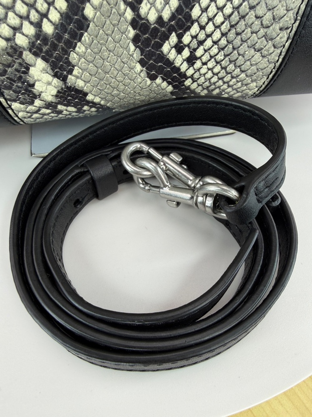 💥TORY BURCH - Block-T Mini Snake Embossed Tote - 45U398 - Picture 5 of 17